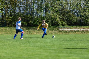 Bild 30 - B-Juniorinnen Bramstedter TS - SSV Hennstedt : Ergebnis: 3:7